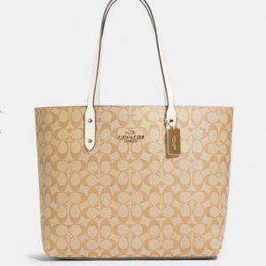 COACH TOTE 🆕